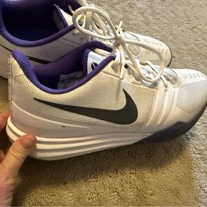 Nike KB Mentality White Court Purple